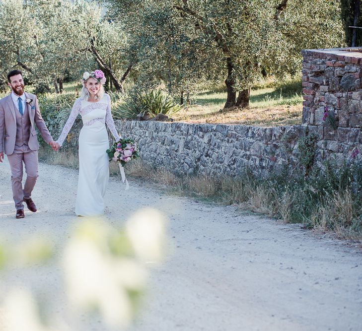 Boho Bride in Lace Rime Arodaky Olsen Gown & Flower Crown | Tuscany Wedding | Due su Due Photography