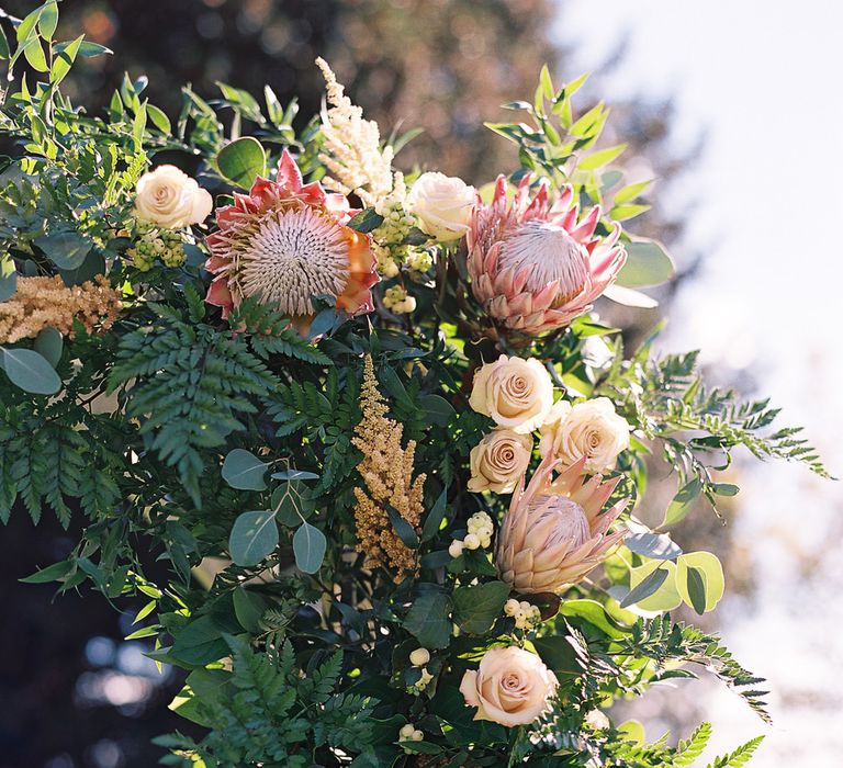 #crowedding The Garden Flower Company Floral Arch