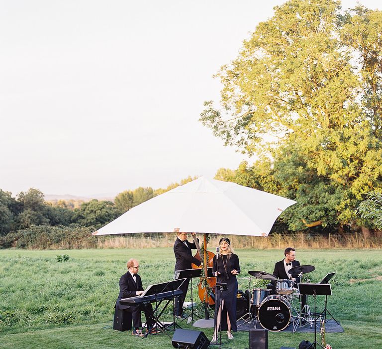 #crowedding Elmore Court outdoor reception