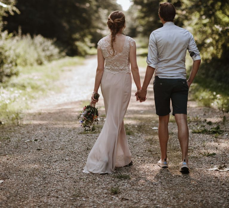 Festival Wedding At Campsite In Holland With A Picnic Reception & Images From Green Antlers Photography