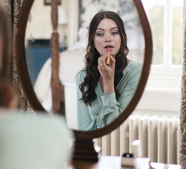 Bridesmaid getting ready wearing PANDORA jewellery