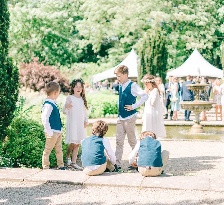 Pastel Spring Wedding at Loseley Park Barn | Sarah-Jane Ethan Photography | Captured Media Weddings Film