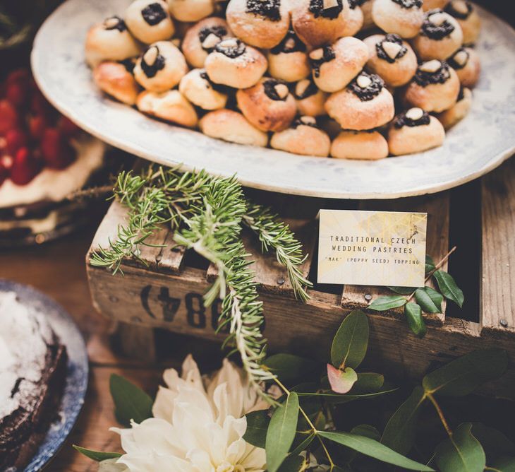 Wedding Cake Table