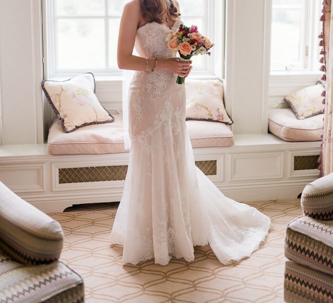 Bride in Lace Sweetheart Neckline Dress | Kathy Silke Photography