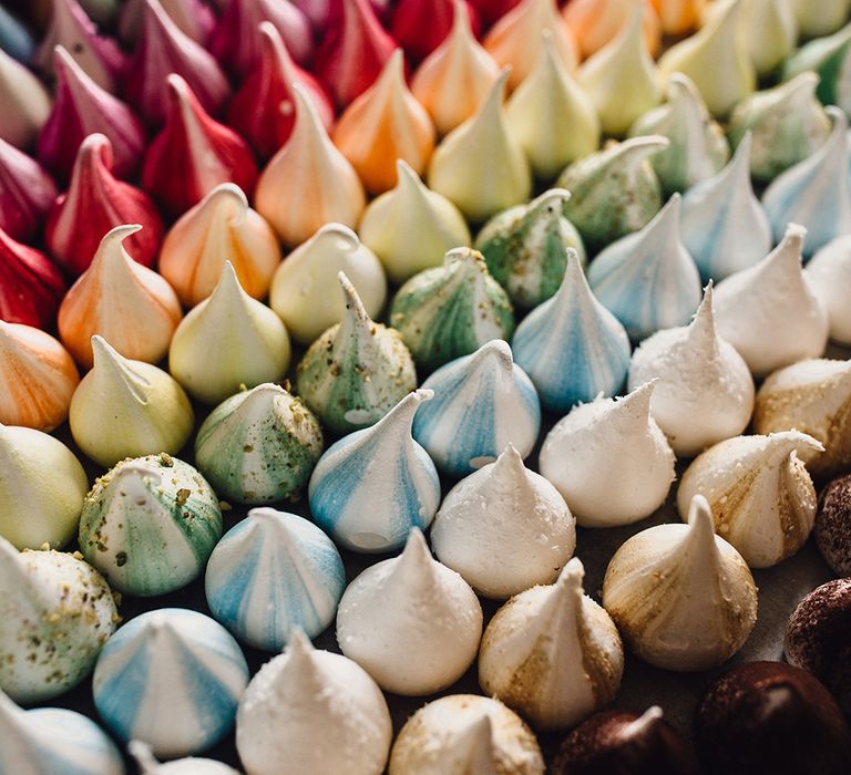 Meringue Kisses by The Meringue Girls | Edible Wedding Favours