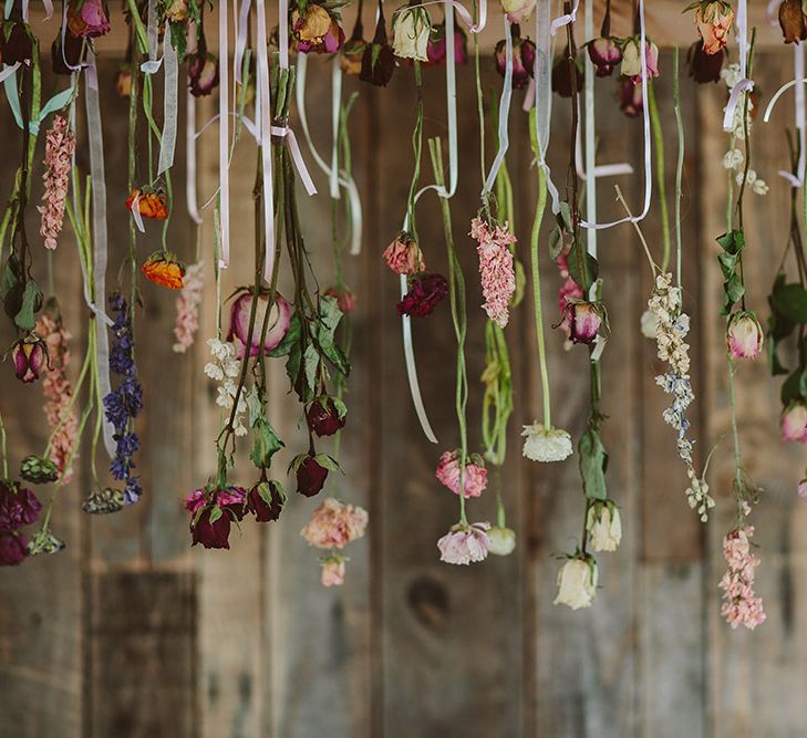 Dried Flower Installation By Lotus Floral Art | Image by Sarah London Photography | Having A Eco Friendly Wedding