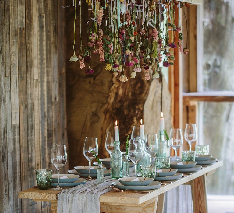 Dried Flower Installation By Lotus Floral Art | Image by Sarah London Photography | Having A Eco Friendly Wedding