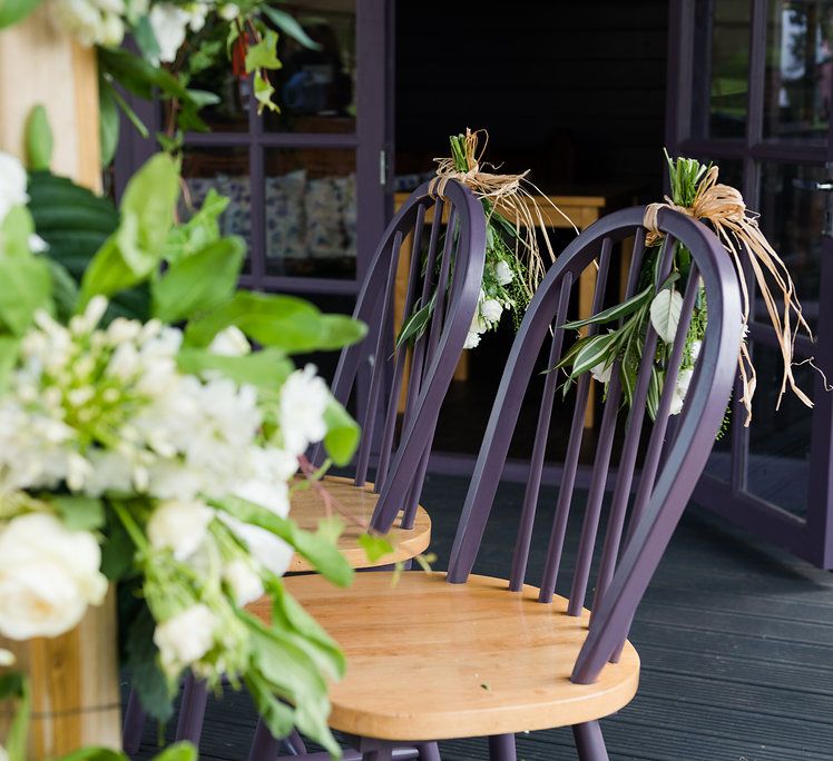 White & Green Wedding Flowers | Turner & Moss Photography