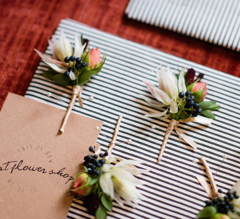 Buttonholes | 60s Inspired London Pub Wedding | The Peasant | Babb Photo