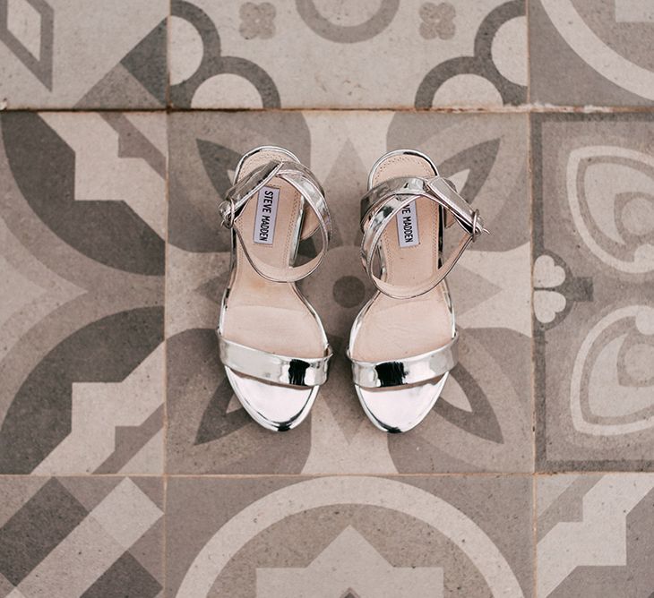 Metallic Silver Steve Madden Shoes | Stylish Outdoor Wedding at Masia Casa del Mar in Barcelona, Spain | Sara Lobla Photography | Made in Video Film