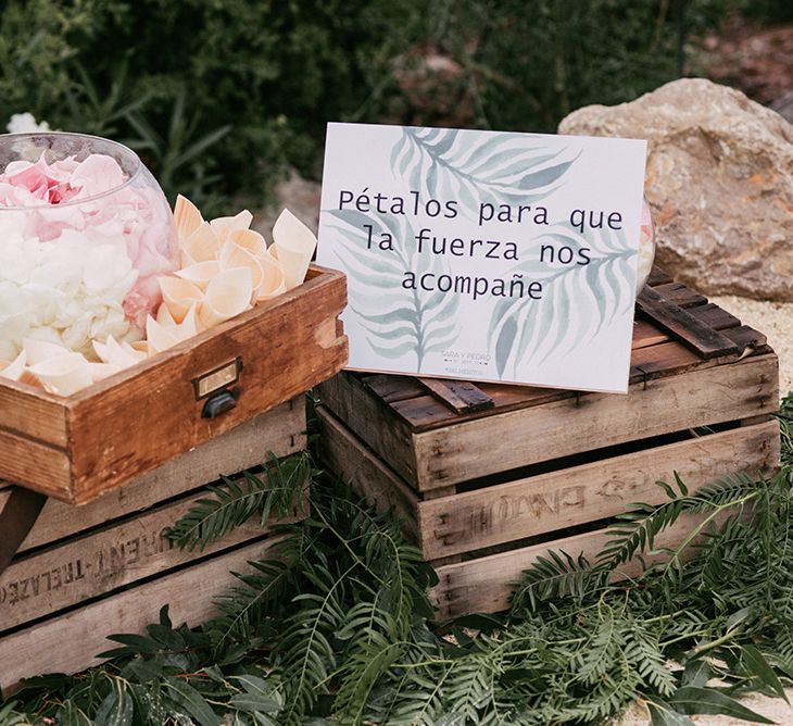 Confetti Bowl | Stylish Outdoor Wedding at Masia Casa del Mar in Barcelona, Spain | Sara Lobla Photography | Made in Video Film