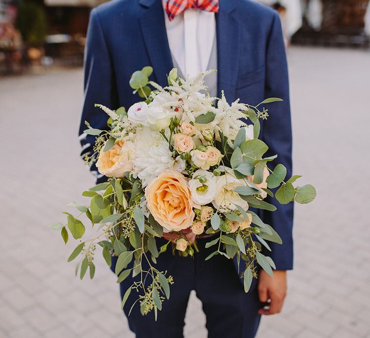 Peach & White Bridal Bouquet | Raquel Benito Photography