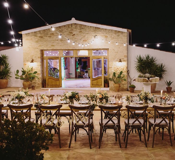 Peach & Gold Table Decor | Outdoor Las Cicadas Ibiza Destination Wedding | Raquel Benito Photography