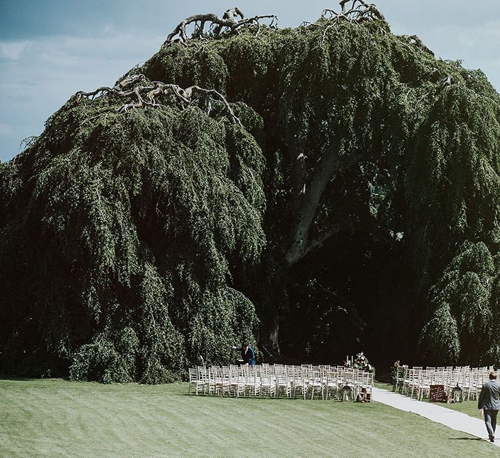 Amanda Wakeley Bride For A Stylish Autumnal Wedding Styled By Amber At Bellinter House With Images From Savo Wedding Photography