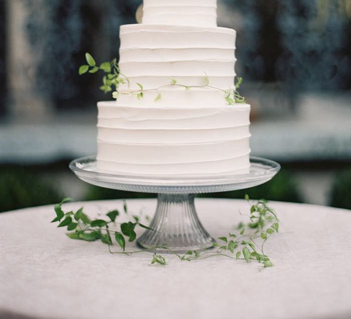 Buttercream Wedding Cake | Summer Styling Redefined | Image via <a href="https://www.oncewed.com" rel="noopener" target="_blank">Once Wed</a> | Cake by <a href="https://melissasfinepastries.com/" rel="noopener" target="_blank">Melissa's Fine Pastries</a>