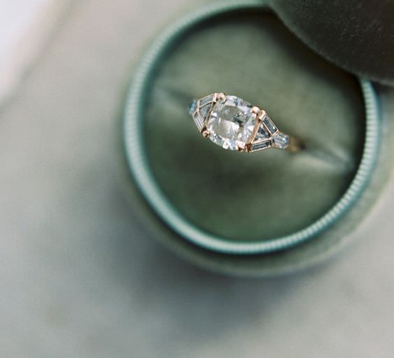 Diamond Engagement Ring | Summer Styling Reimagined | Image via <a href="https://weddingsparrow.com/article/autumnal-michigan-wedding-ideas-in-gold-and-amber" rel="noopener" target="_blank”>Wedding Sparrow</a> | Image by <a href="https://krmorenophoto.com/" rel="noopener" target="_blank”> K.R. Moreno</a>