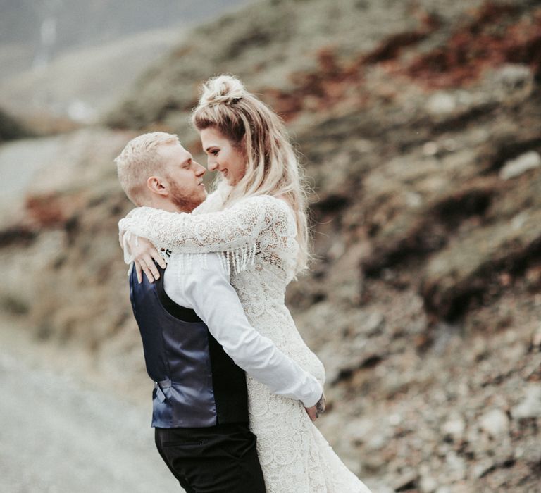 Mid West Inspired Wedding Shoot At The Coppermines Lakes Cottages Wedding Venue With Dresses By Shikoba Bride And Images By Jo Bradbury