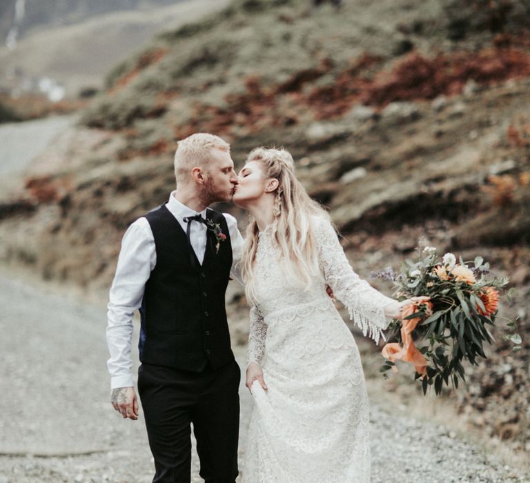 Mid West Inspired Wedding Shoot At The Coppermines Lakes Cottages Wedding Venue With Dresses By Shikoba Bride And Images By Jo Bradbury