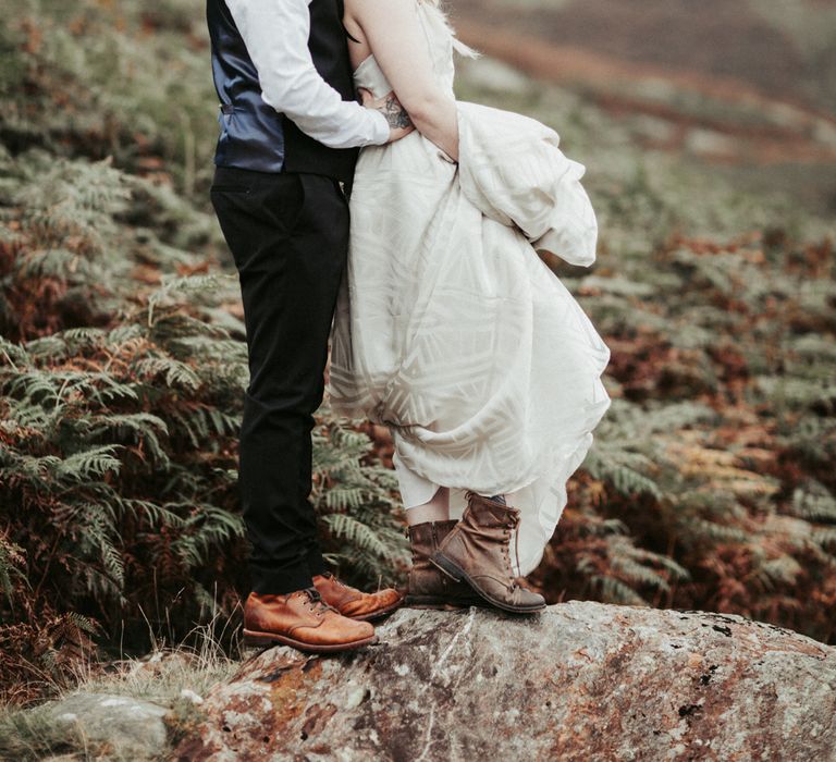 Mid West Inspired Wedding Shoot At The Coppermines Lakes Cottages Wedding Venue With Dresses By Shikoba Bride And Images By Jo Bradbury