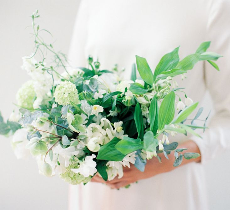 White Bouquet | Elegant Wedding Inspiration at Cornwell Manor with Floral Design by Bramble and Wild | Bowtie & Belle Photography | Carmencita Film Lab | Baxter and Ted Films