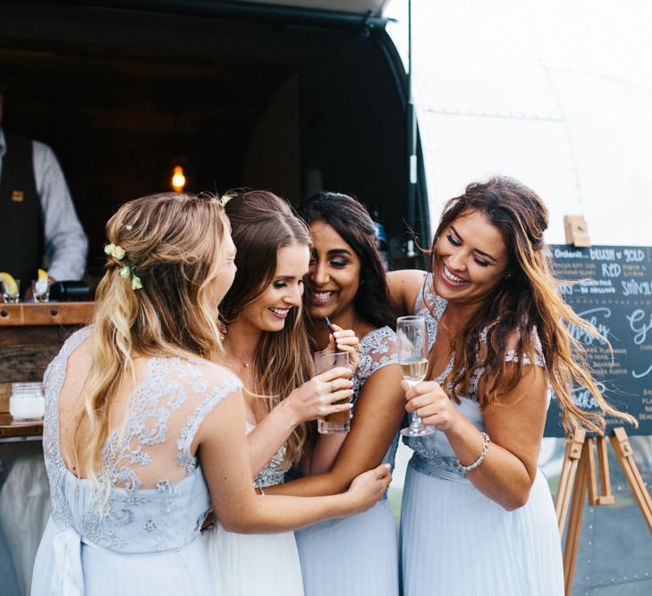 Air Stream Bar For Weddings // <a href="https://www.thebuffalo.co.uk/" rel="noopener" target="_blank">The Buffalo Bar</a> // Image By A Thing Like That Photography