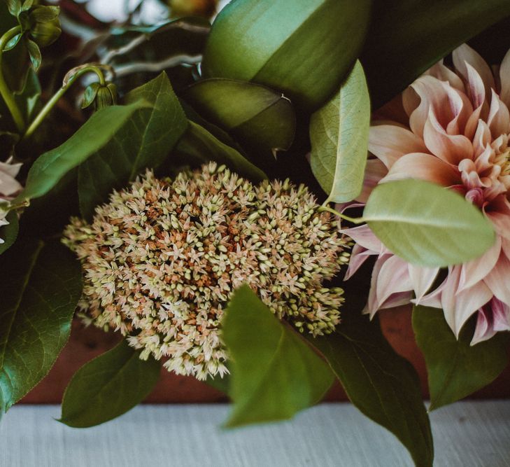 Tropical Green & Fuchsia Pink Outdoor Wedding at Castellina de Miremont, Italy Planned & Styled by Come le Ciliegie Wedding & Events | Images by Effeanfotografie | Film by Headshot Weddings