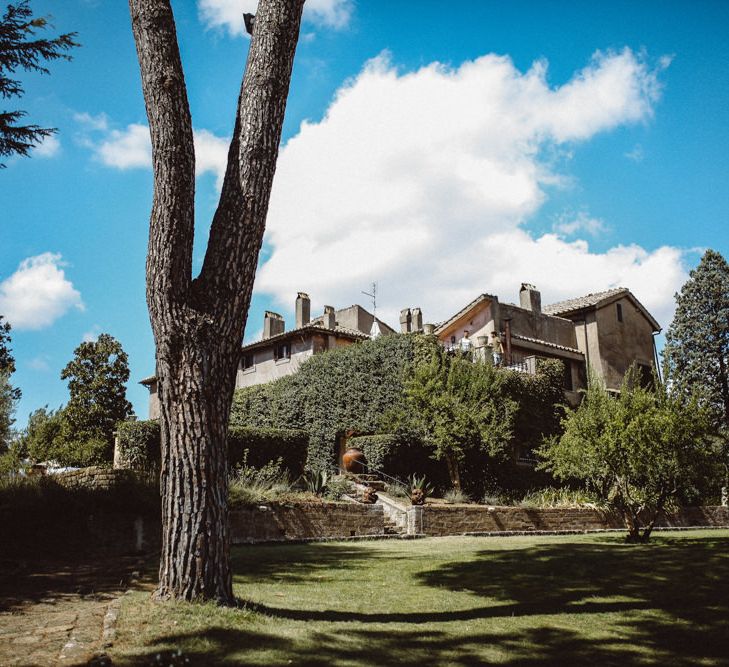 Tropical Green & Fuchsia Pink Outdoor Wedding at Castellina de Miremont, Italy Planned & Styled by Come le Ciliegie Wedding & Events | Images by Effeanfotografie | Film by Headshot Weddings