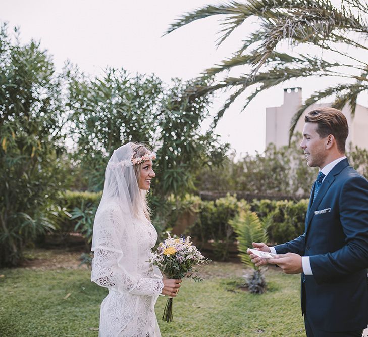 Wedding Ceremony | Bride in Yolan Cris Lace Wedding Dress | Sara Frost Photography | AMS Love in Video