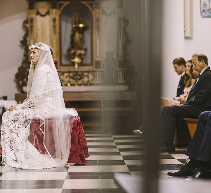 Wedding Ceremony | Bride in Yolan Cris Lace Wedding Dress | Groom in Corvus Barcelona Suit | Sara Frost Photography | AMS Love in Video