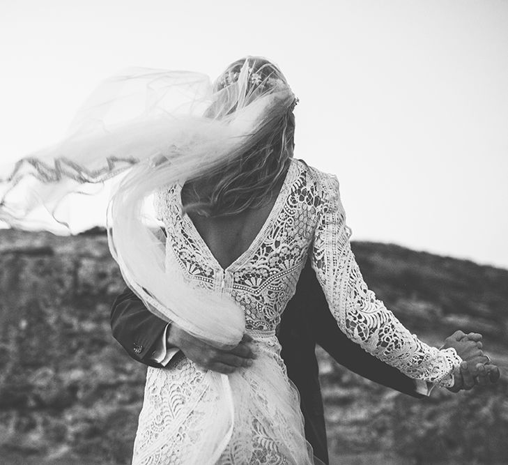 Bride in Yolan Cris Lace Wedding Dress | Groom in Corvus Barcelona Suit | Sara Frost Photography | AMS Love in Video