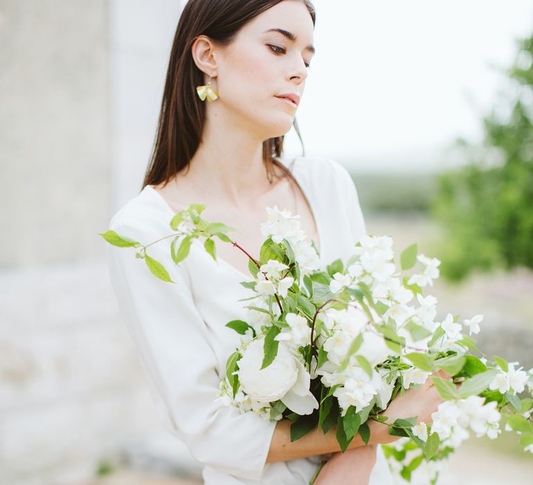 White & Green Bouquet | Bride in Alessia Baldi Gown | Cristina Firotto Event Design | Valentina Oprandi Photography