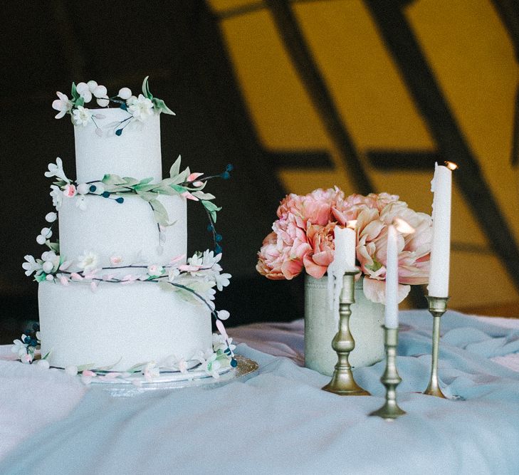 Swirls and Pearls Cake | Images by Olivia Bossert Photography |