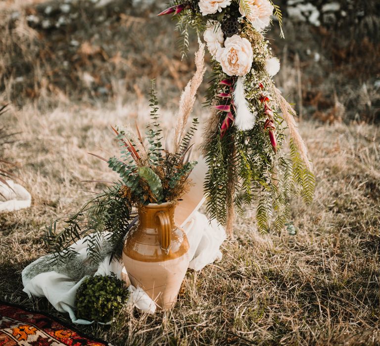 Moon Gate Wedding Flowers | A Wild Bohemian Bride in the Majella National Park, Abruzzo, Italy | Planned &amp; Styled by Antonia Luzi | Federico Lanuto Photography