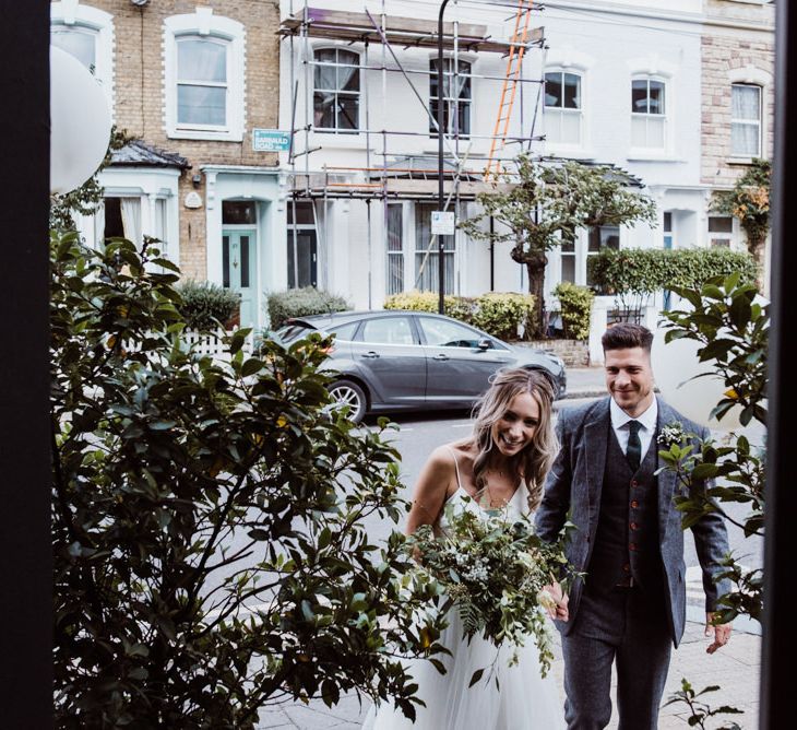 Bride and groom arrives at The Londesborough for pub reception