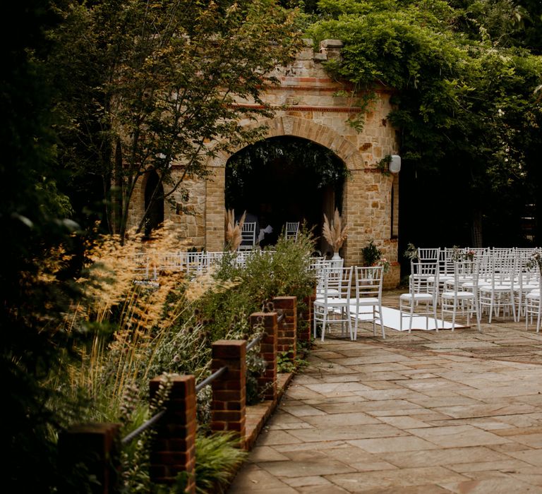 Outdoor ceremony at The Ravenswood wedding venue