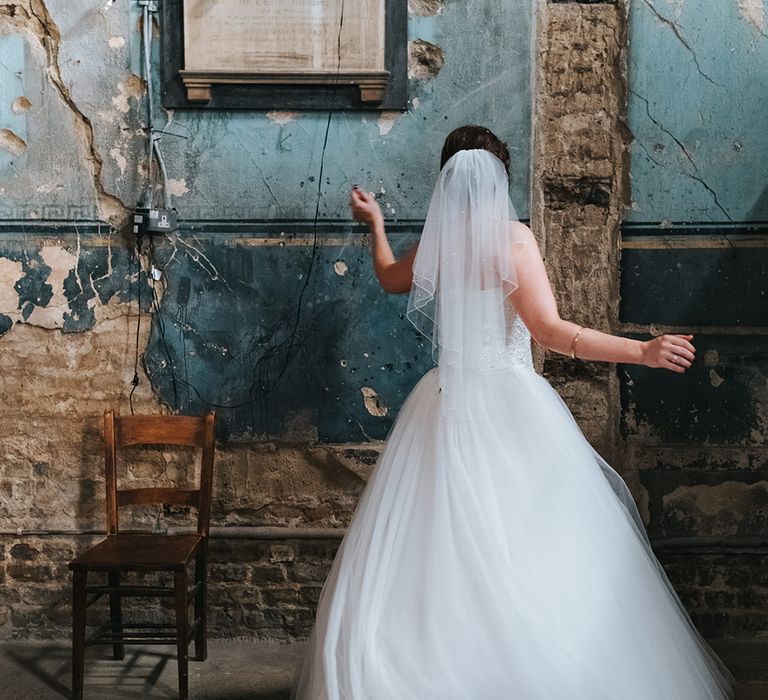 The Groucho Club Private Members Club London Wedding With Bride In Sequinned Dress &amp; Flowers By Daisy Ellen Images By Miss Gen Photography