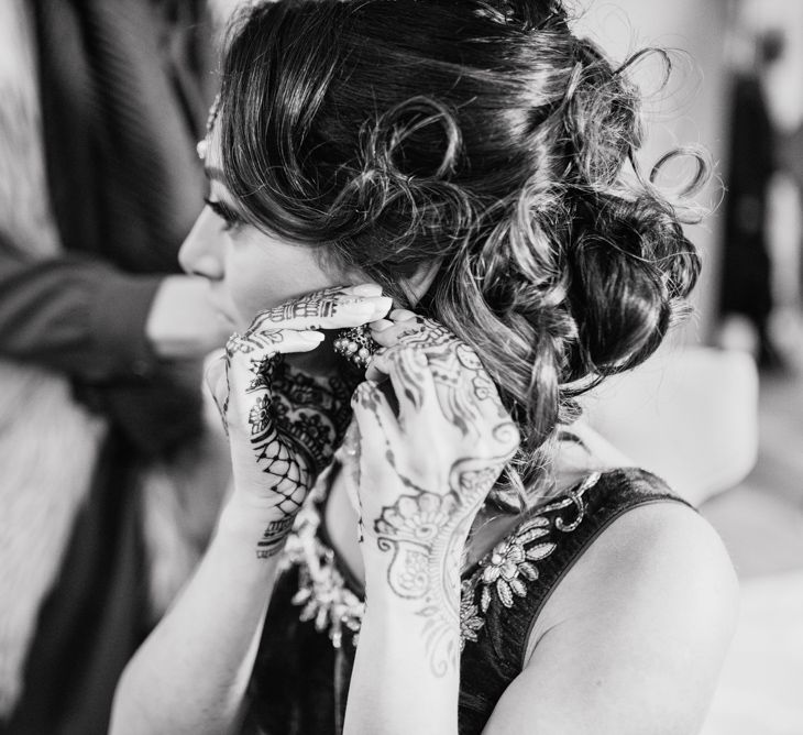 Bride's Morning Preparations // Anglo Indian Fusion Wedding // Wharfedale Grange, Yorkshire // Photography by Kazooieloki.