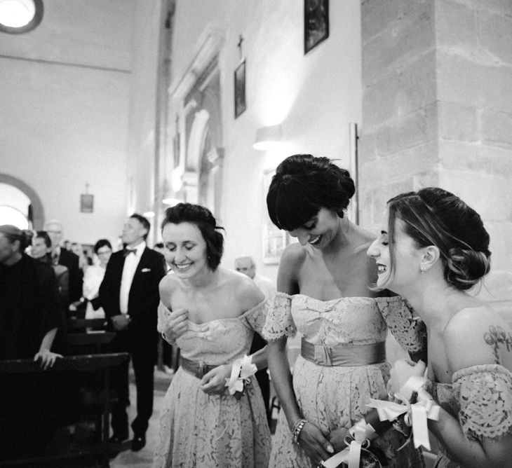 Wedding Ceremony | Bridesmaids in Pink Off The Shoulder Dresses | Stylish Pink Wedding at Terzo di Danciano, Tuscany, Italy | Lucrezia Senserini Photography | Film by Righi Photography