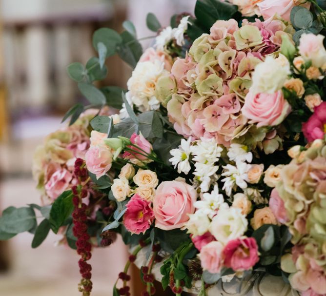 Blush Pink Rose &amp; Hydrangea Wedding Flowers | Stylish Pink Wedding at Terzo di Danciano, Tuscany, Italy | Lucrezia Senserini Photography | Film by Righi Photography