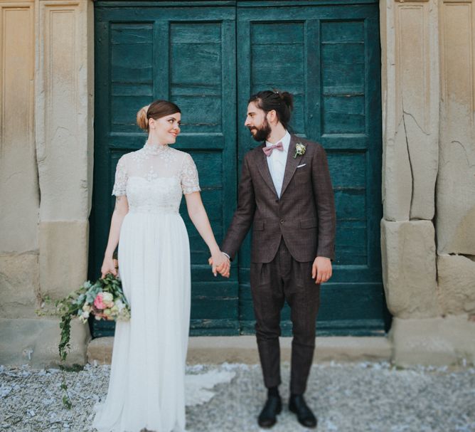 Bride in Sartoria Cucciaioni Wedding Dress | Groom in Brown Tweed Suit &amp; Bow Tie | Stylish Pink Wedding at Terzo di Danciano, Tuscany, Italy | Lucrezia Senserini Photography | Film by Righi Photography