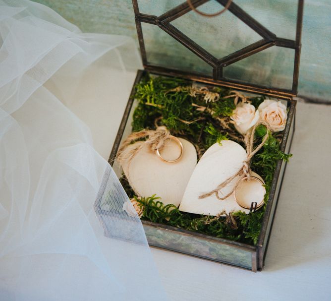 Vintage Ring Box | Stylish Pink Wedding at Terzo di Danciano, Tuscany, Italy | Lucrezia Senserini Photography | Film by Righi Photography