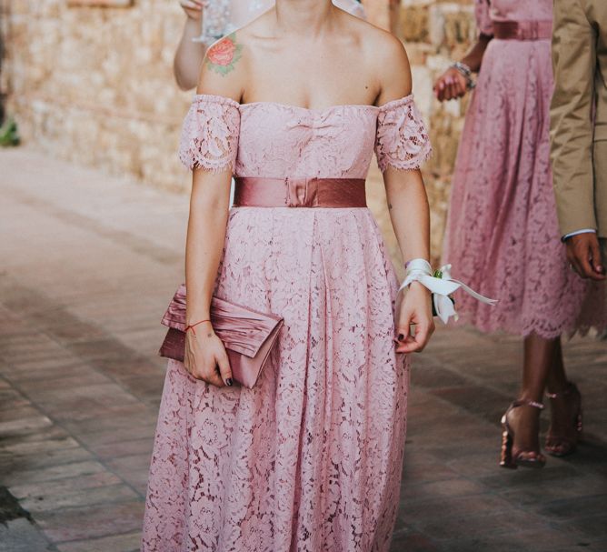 Bridesmaids in Lace Pink Off The Shoulder Dresses | Stylish Pink Wedding at Terzo di Danciano, Tuscany, Italy | Lucrezia Senserini Photography | Film by Righi Photography