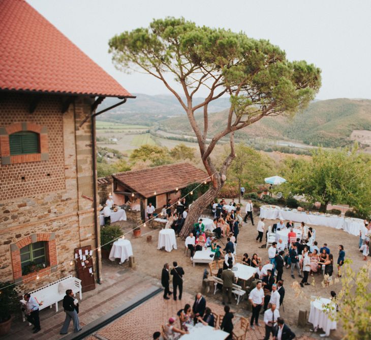 Stylish Pink Wedding at Terzo di Danciano, Tuscany, Italy | Lucrezia Senserini Photography | Film by Righi Photography