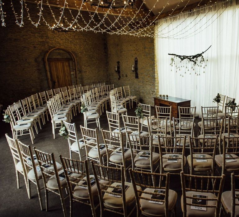 Oxfordshire barn wedding venue for ceremony