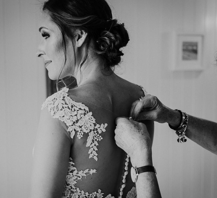 Wedding Morning | Bridal Preparations | Bride in Lace Long Sleeve Martina Liana Wedding Dress | Lusty Glaze Beach Wedding Newquay Cornwall | Alexa Poppe Photography