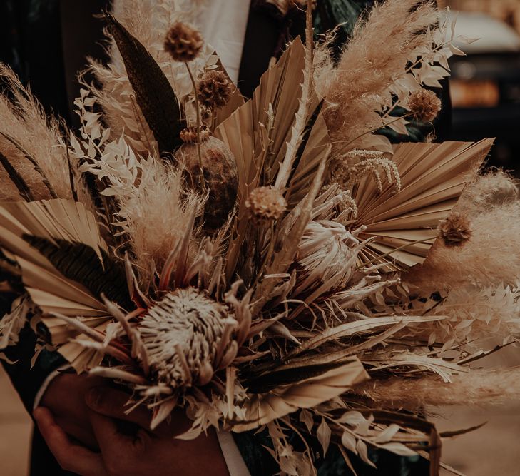 Dried flower bouquet