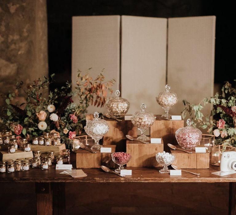 Amazing sweet table at destination wedding in Tuscany