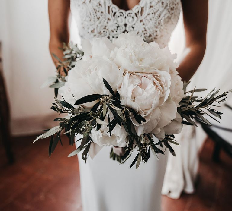 White wedding flowers at black and white wedding