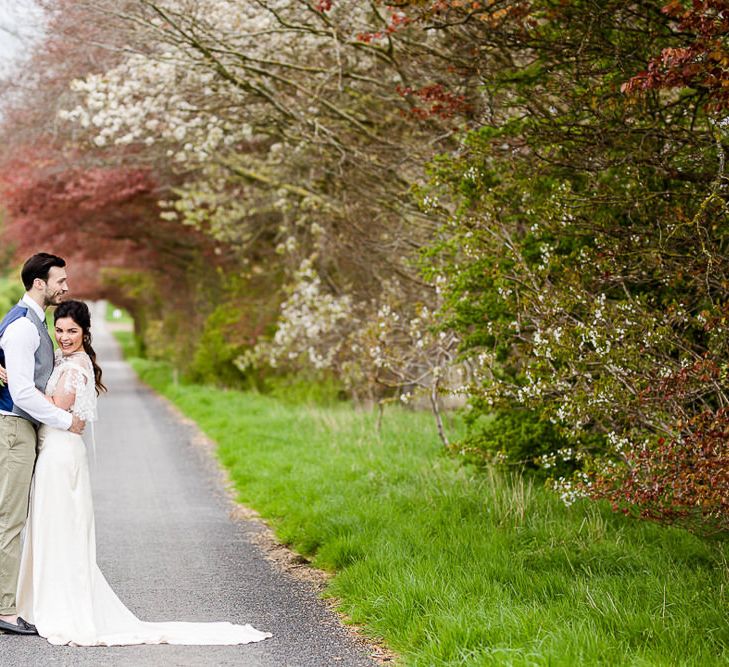 Environmentally Conscious Wedding Venue Casterley Barn In Wiltshire Organic Working Farm Stylish Barn Wedding Venue Images Lydia Stamps