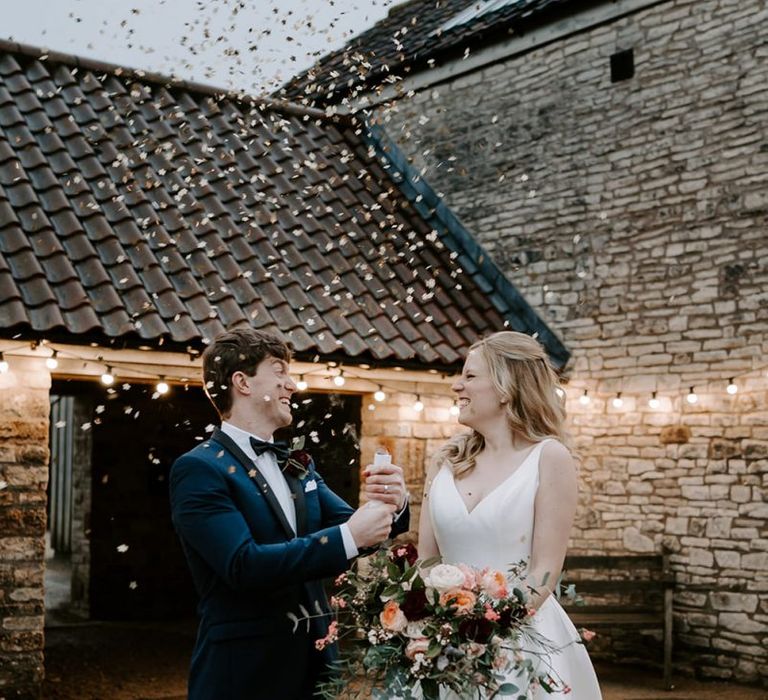 Confetti canon for bride and groom